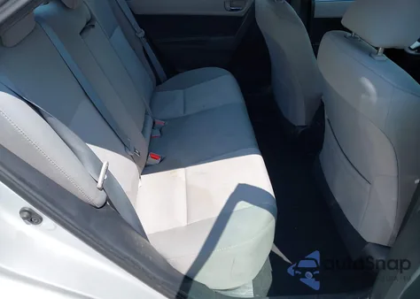 2015 Toyota Corolla Le z USA, uszkodzony, nr VIN 2T1BURHE7FC371575